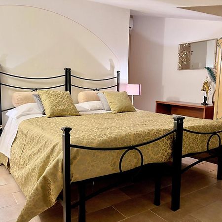 Sui Passi Di Francesco Hotel Valfabbrica Kültér fotó