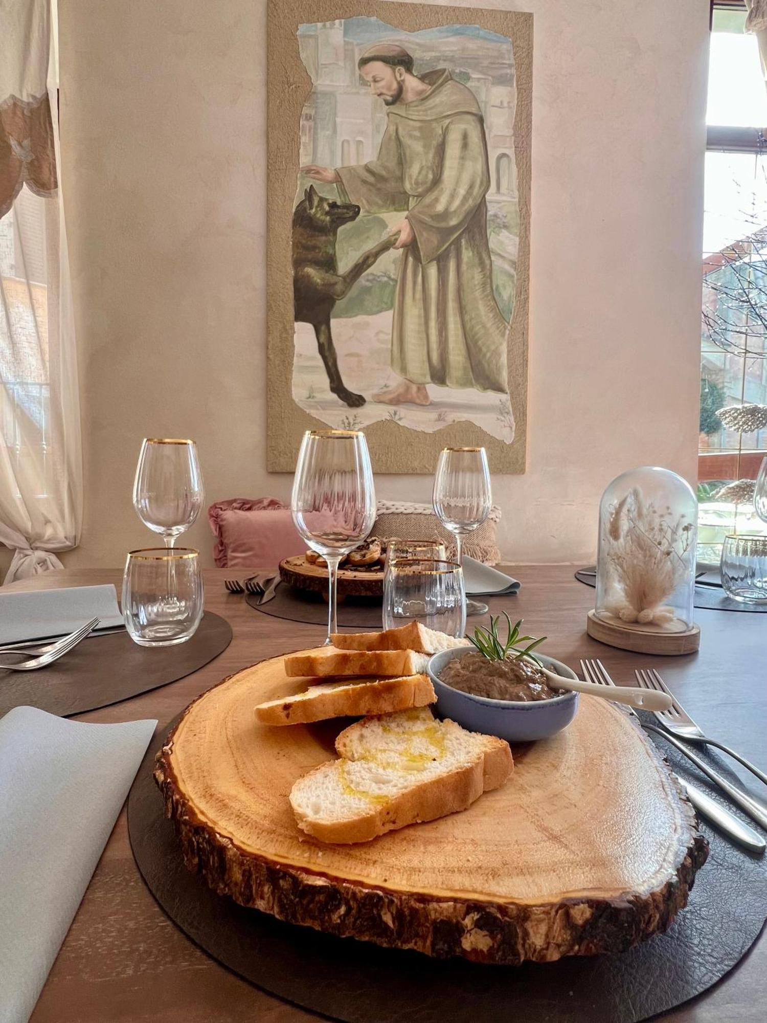 Sui Passi Di Francesco Hotel Valfabbrica Kültér fotó