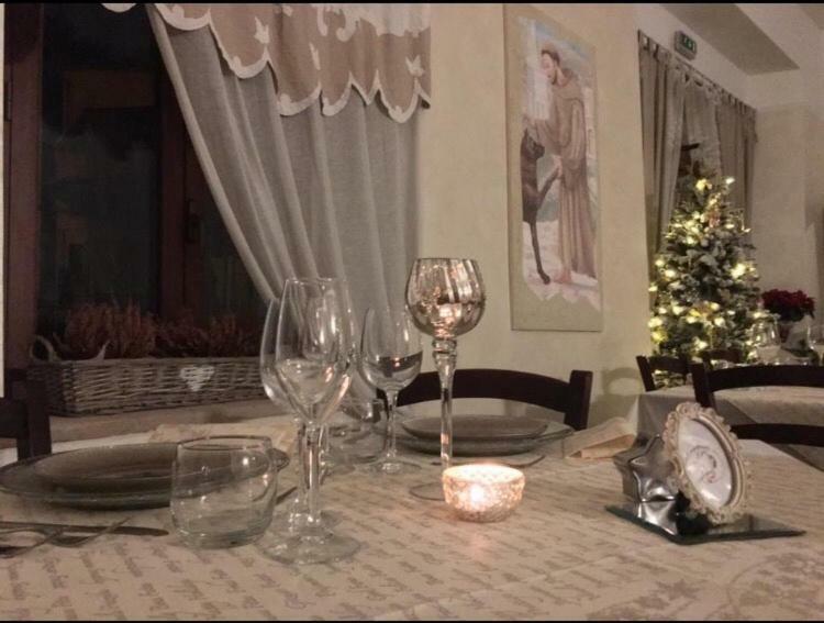 Sui Passi Di Francesco Hotel Valfabbrica Kültér fotó
