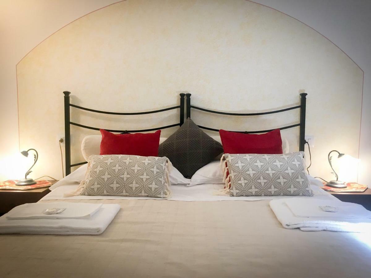 Sui Passi Di Francesco Hotel Valfabbrica Kültér fotó